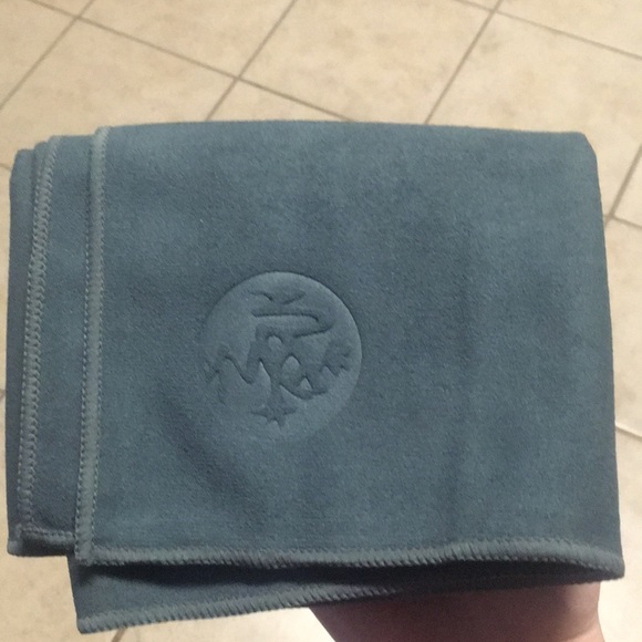 Manduka Hand Towel NWOT - Picture 1 of 3